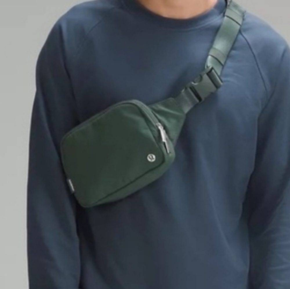 BUNDLE Lululemon Everywhere Belt Bag bundle (4)